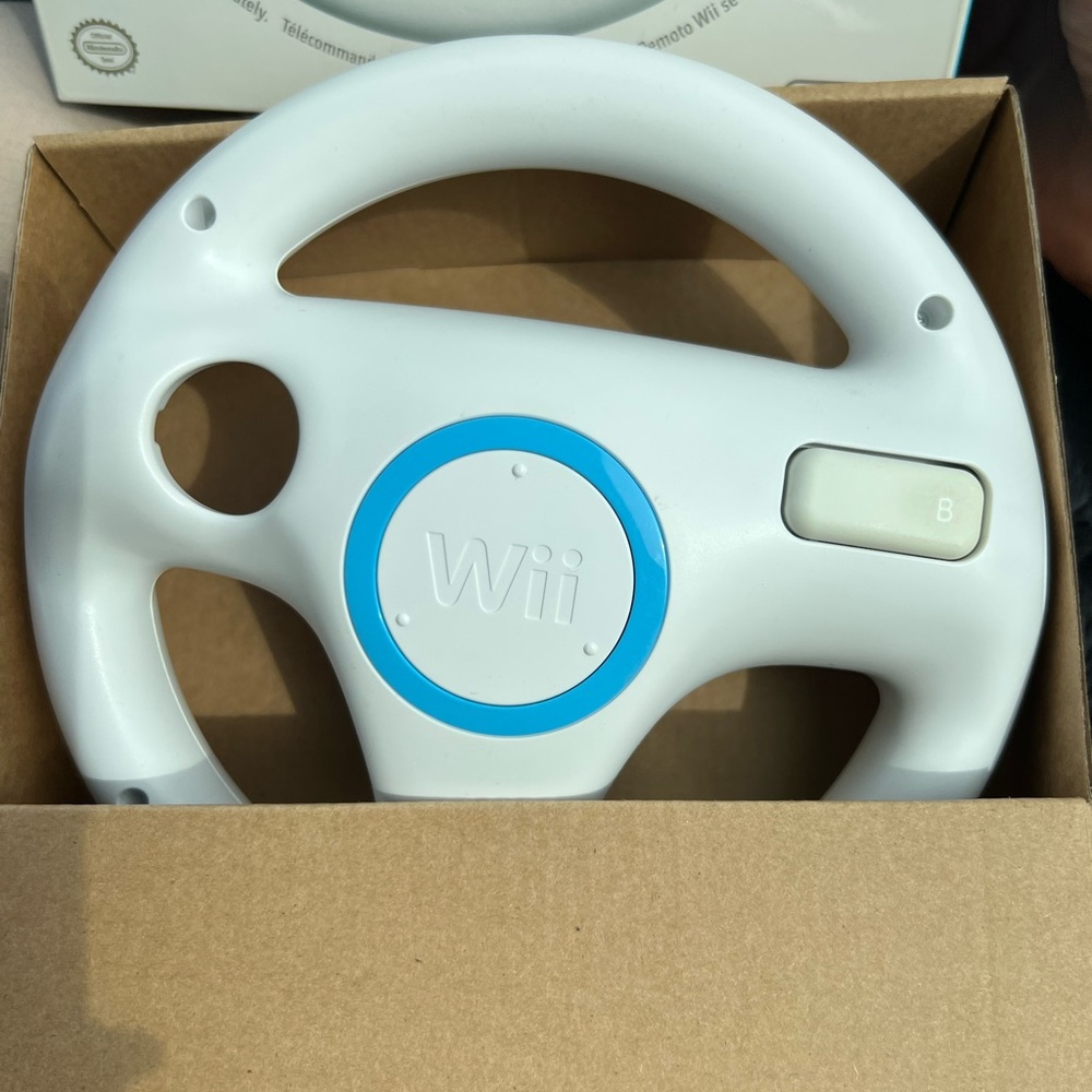 Nintendo Wii Wheel Accessory - Picture 4 of 4